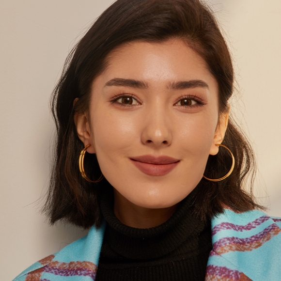 Stylish Round Hoop Earrings - Picture 4 of 5